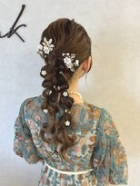 リンク(Link)&nbsp;ツイン編み下ろし/アレンジ/結婚式/ポニーテール/ゆるふわ