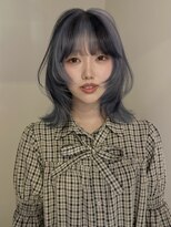 イェッカ パビル(YECCA pabil)&nbsp;ペールブルーとブラックのデザインカラー