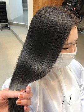 ネイヴィル(navile) ツヤサラハイライト◎