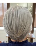 グレーヘアー　ショートスタイル