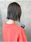 切りっぱなしボブ×オリーブグレージュ