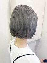 ヒビヲ(HIBIO)&nbsp;ダブルカラー切りっぱなしボブハイトーンカラーぱつっとボブ韓国