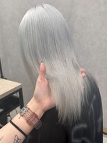 ロウル 渋谷(LOWRL)&nbsp;ホワイトシルバーカラー/ケアブリーチ/ダブルカラー