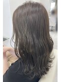 ミディアム×グレージュ