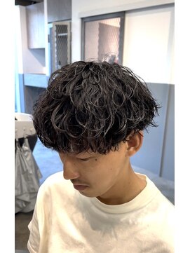 ノイセル 西本町(Noisyle) クリっと波巻きスパイラルパーマメンズマッシュ