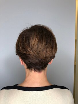 トゥットヘアー(Tutto hair) ココアグレージュ大人キレイなレイヤショートピンクバイオレット