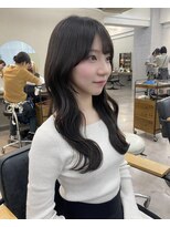 ローレン(Lolen.)&nbsp;韓国風レイヤーカット/小顔に見せるヘア sayuri