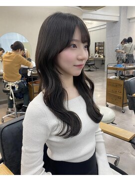 ローレン(Lolen.) 韓国風レイヤーカット/小顔に見せるヘア sayuri