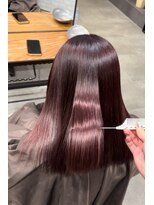 ミューズ(Meuz)&nbsp;艶ストレート×ワインレッド