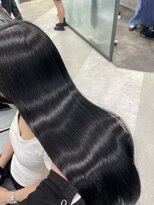 リリー(Lilley)&nbsp;ナチュラルブラック×小顔レイヤー×韓国風巻き×髪質改善