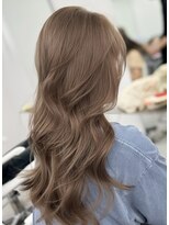 アマトウキョウスマートサロン(AMA TOKYO×Smart Salon)&nbsp;ヘーゼルベージュ　ブリーチなし　レイヤーカット　海外風