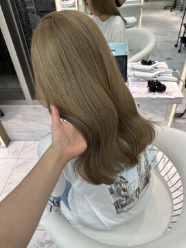 ロンドルピナス 小倉(Lond Lupinus) ミディアムヘア暗めカラー/デザインカラー/フェイスフレーミング