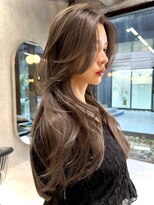 シティ(CITY)&nbsp;レイヤーカット 顔まわりカット 韓国ヘア 色気ヘア かきあげ前髪