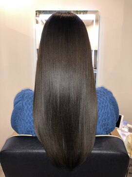 アールサロン アオヤマ(Rr SALON AOYAMA) プラチナミネコラストレート