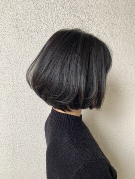 ステラ(STeLLa) オフィスでカッコよく!ダークアッシュなクールボブ【近藤】