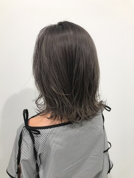 ココ 本八幡(KOKO) 黒髪クラゲヘアーオリーブグレー小顔ココアベージュミディアム