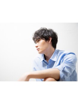 "清潔感"の先にある、大人の余裕。日常になじむ、さりげないお洒落を。