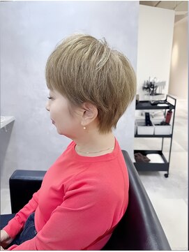 アイディール 心斎橋店(:ideal) 大人女子のための脱白髪染め・白髪ショート心斎橋