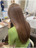 ピンクベージュ