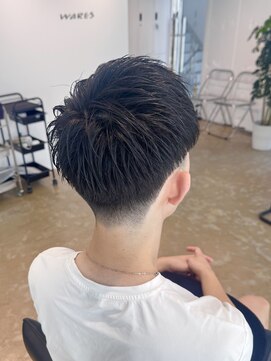 ウェアーズ(WARES) ツーブロック×直毛アップバング