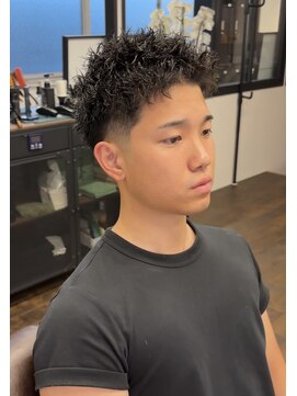 バタクラン(BATACLAN) ピンパーマ/テーパーフェード/バーバー/シェービング/眉毛/理容