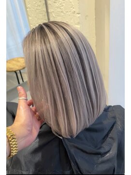 ハーパーズ 渋谷(harpers) ホワイトベージュのバレイヤージュ(シャドールーツ)