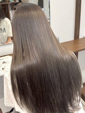 ルイ(ROUIS produced by LUCK 津田沼) ROUIS 津田沼 グレージュ×ハイライト