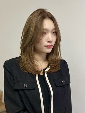 ヨーク(YOKE) ミディアムレイヤー韓国ヘアヘーゼルベージュヘーゼルブラウン