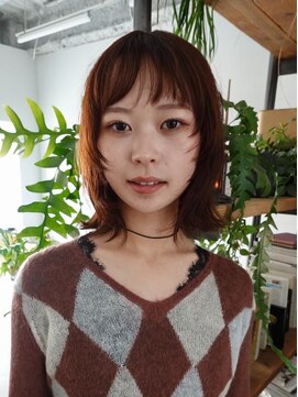 ミディアムウルフボブ