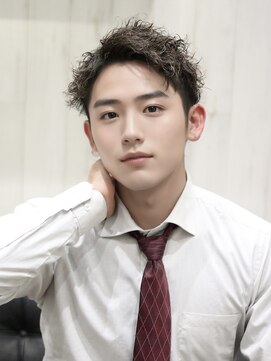 アース 天満橋店(HAIR & MAKE EARTH) 30代40代◎冬の黒髪ビジネススタイル×フェードカット