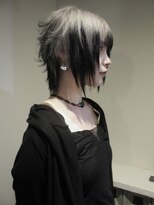 オルン(ORGN.)&nbsp;’ハイレイヤーウルフカット’×’ホワイトルーツカラー’