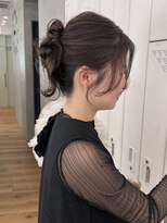 アトロ(Atoro)&nbsp;グレージュカラー/結婚式ヘアアレンジ/参列ヘア