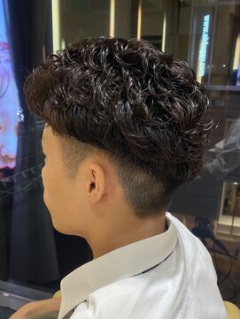 トリッカ シブヤ(TRICCA SHIBUYA) 無造作スパイラルパーマ×刈り上げショート