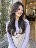 ラナ(LaNA)&nbsp;横顔を包む艶ダークブラウンのレイヤーロング