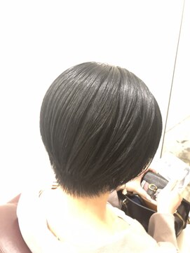 テラスグレース 横浜(TERRACE GRACE) 大人可愛い耳かけショートヘア