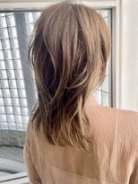 ミリア(MILIA)&nbsp;大人可愛い30代40代50代小顔外ハネくびれミディアム