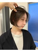 オリーブカラー／切りっぱなしボブ