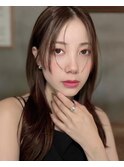 外ハネ前髪なしセンターパートレイヤーくびれセミロング