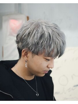 マーシー(MAAAAAC) ホワイトシルバー&ローライト【Stylist/COBE】