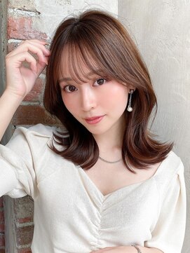 ラルユー 金山(LallYou) ホワイトグレージュ後れ毛が可愛い顔周りレイヤーミニウルフ