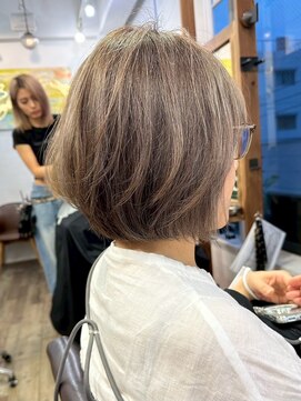 ハーツ(Heart's) 白髪ぼかし/イメチェンヘアスタイル/前髪カタログ/ショートボブ