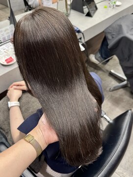 アイユー(ii+U) オリーブグレージュ