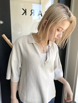 パークホワイト 代官山(PARK White) ナチュラルブロンドベージュミディアムレイヤーハッシュカット