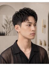 キャッチ：爽やかな印象で視線を集める大人の男のビジネスショート