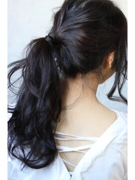 ヘアサロン シロップ(Hair Salon Syrup) [Syrup.山谷慎太郎] 「ざっくり緩めのポニーテール」