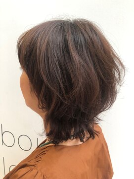 ブクレット(Bouclettes) ミディアムレイヤースタイル