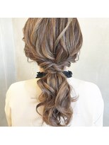 ミッグ(myg)&nbsp;大人可愛いローポニーヘアセット