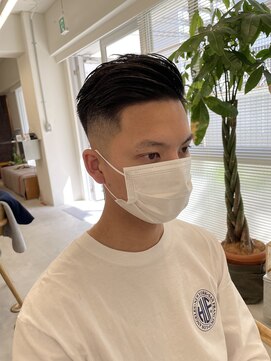 リビング 津田沼(LIVING) 韓国マッシュ/センターパート/スキンフェード［津田沼駅］