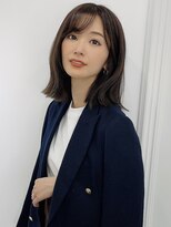 エスカーラ 表参道(THE ESCALA) 風になびくミディアムスタイル