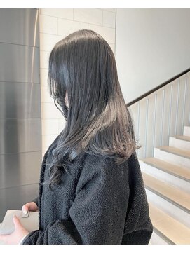 クラメールパリ 福岡(Kraemer Paris) くびレイヤーエモージュデザインカラーシルキーベージュミディ